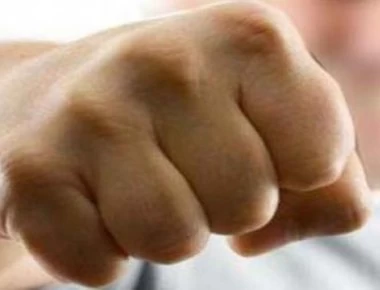 Αγριο ξύλο στην Κρήτη: 13χρονη πήγε στο σχολείο με μαυρισμένο μάτι